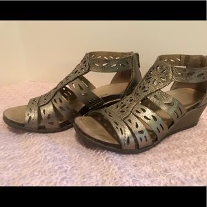 Earth Origins sandals - nice condition